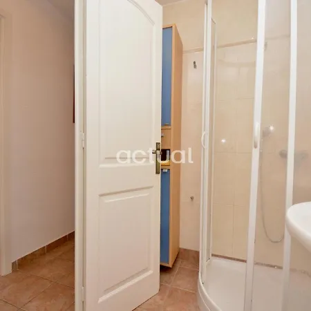 Velas 2-2 Apartment